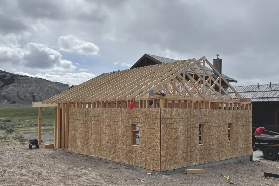 Trusses complete across the full span